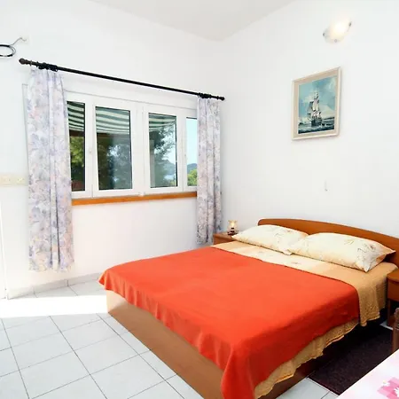 Apartments By The Sea Ubli, Lastovo - 8354 Apartment *