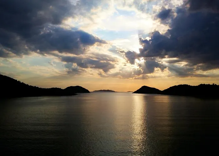 By The Sea Ubli, Lastovo - 8354 Апартаменты Убли