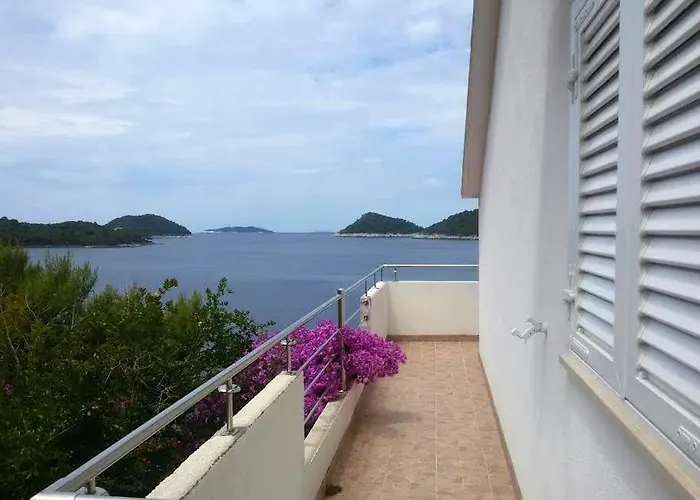 By The Sea Ubli, Lastovo - 8354